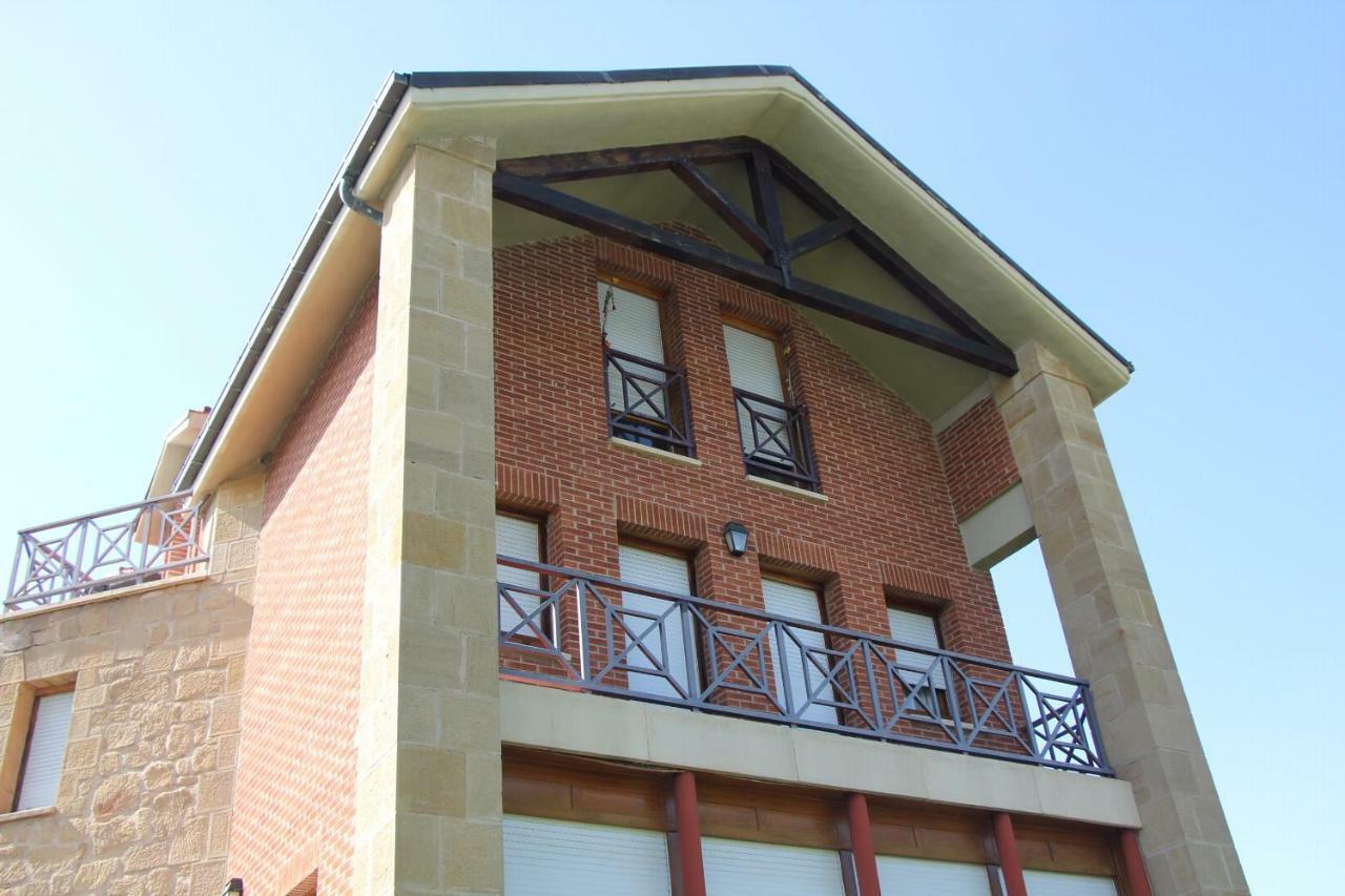 Preciosa Casa Independiente Con Piscina Cubierta Y Gran Jardin Privados 哈罗 外观 照片