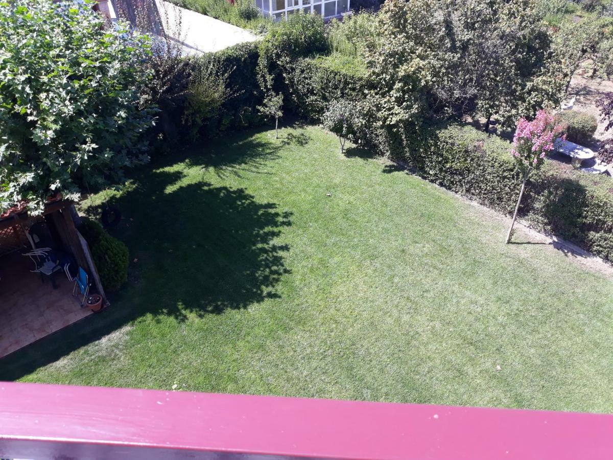 Preciosa Casa Independiente Con Piscina Cubierta Y Gran Jardin Privados 哈罗 外观 照片